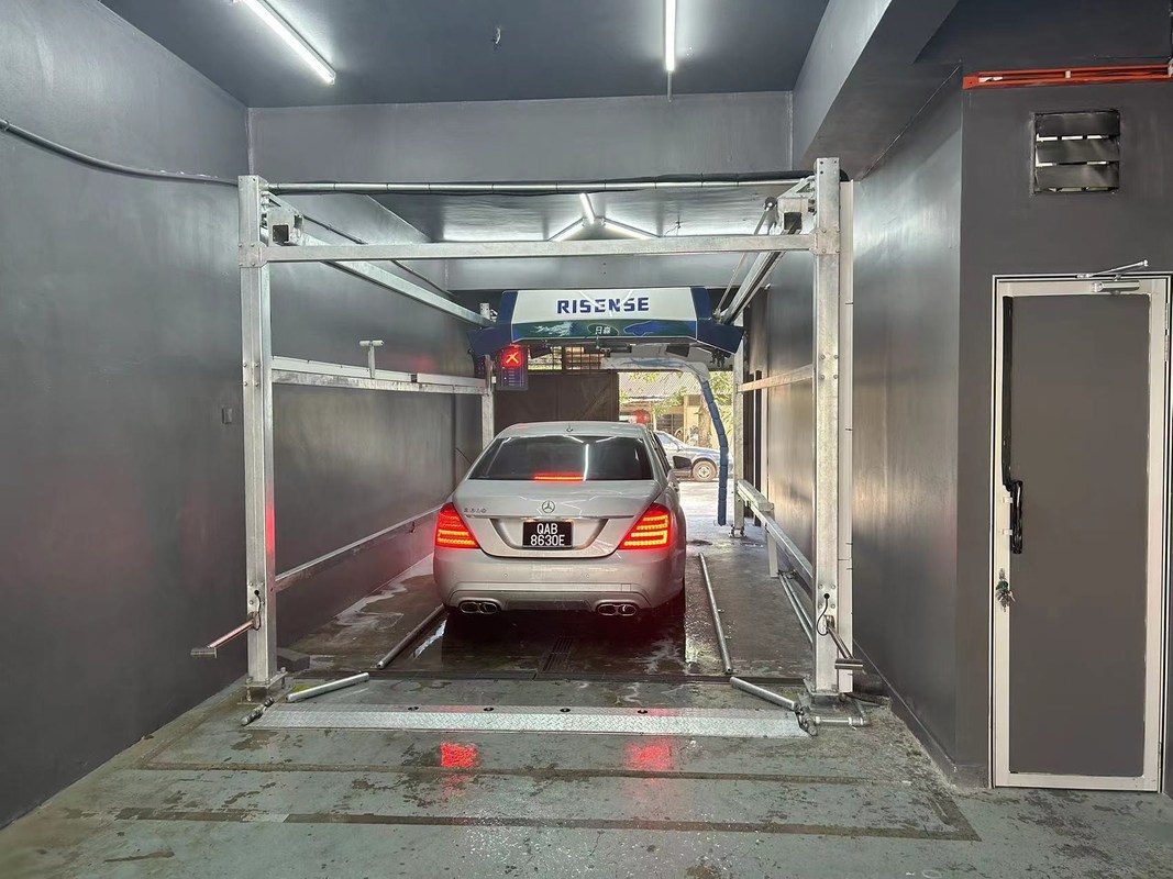 Máquina de lavagem de automóveis totalmente automática sem toque para limpeza por água sob alta pressão do exterior do automóvel