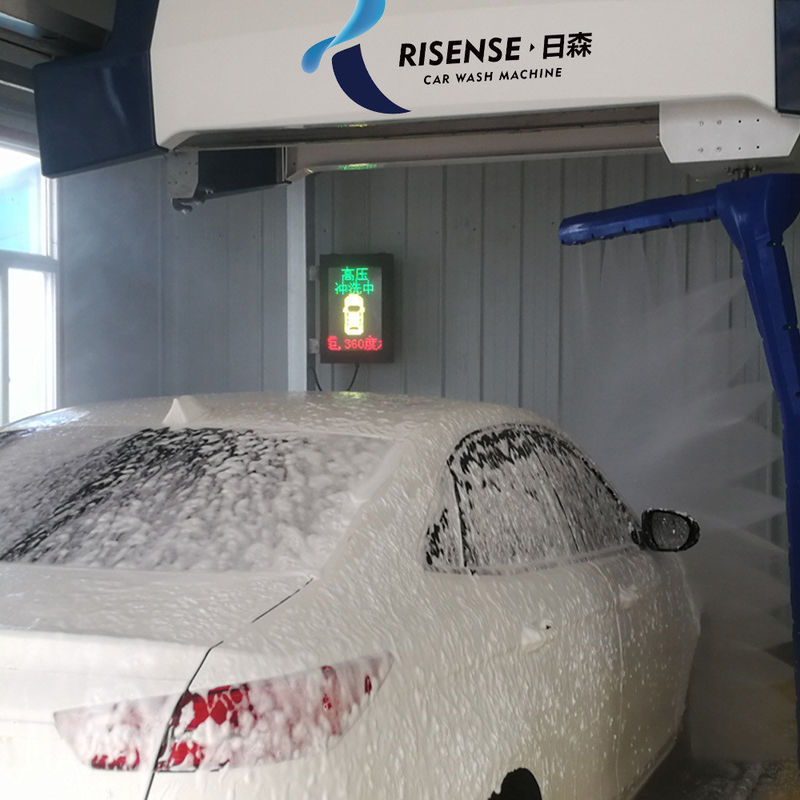 Diga adeus à lavagem manual do carro com o sistema automático de cuidado do carro Risense 360 Plus