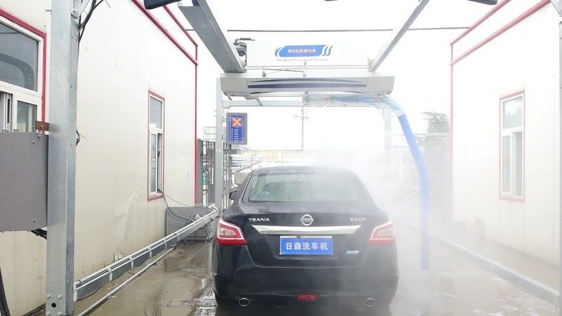 Instalar Espaço L*W*H 7600*3500*3300 Single Arm Touchless Robo Car Washing System HP-230 Risense